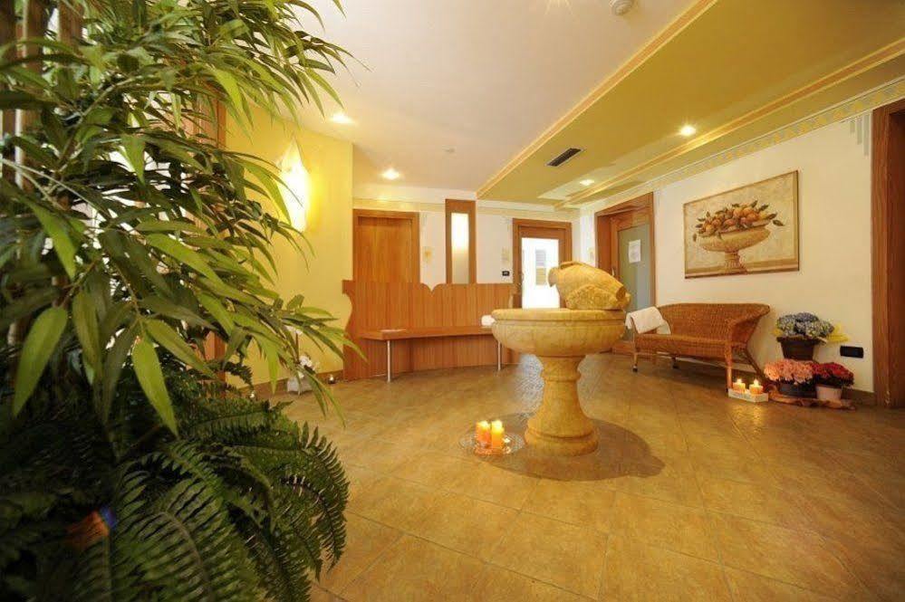 Residence Kristall- Fiemme Holidays Predazzo Esterno foto